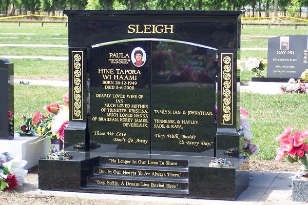 Heavens Gate Memorial Headstone Heavens Gate Memorial Headstone